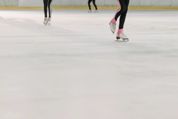 speed skating race ice